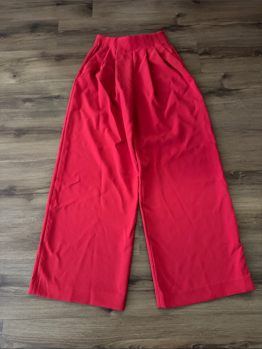 H&M Vibrant Red Wide-leg Pleated Trousers. Size 2